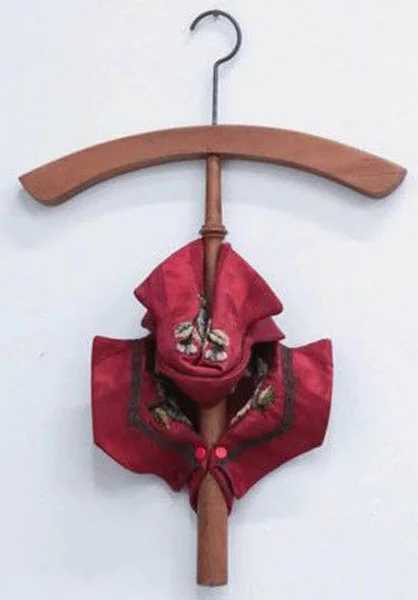 Máscara-cabide por Renato Dib